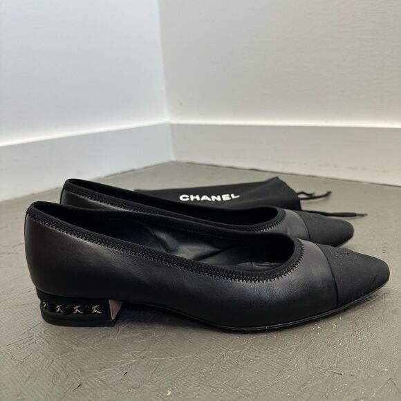 Chanel Black Lambskin Leather Interlocking CC Pointed Toe Chain Loafer Size 39.5 - Picture 9 of 15
